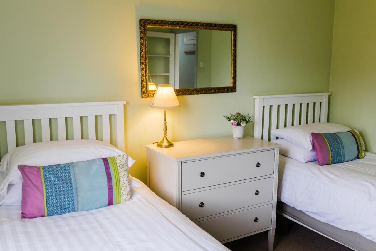 May Tree Cottage Manorbier 5 Mins From The Beach Sleeps 4 Екстериор снимка