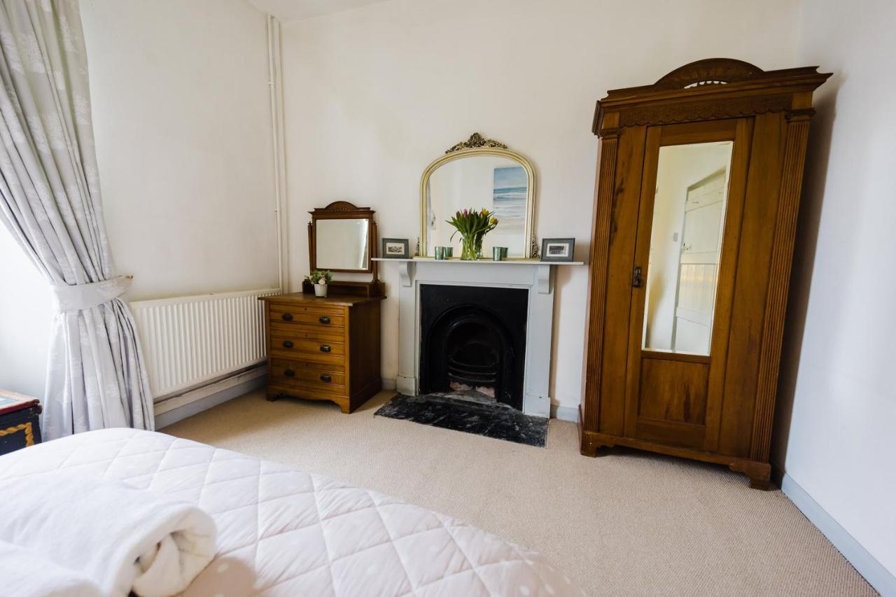 May Tree Cottage Manorbier 5 Mins From The Beach Sleeps 4 Екстериор снимка