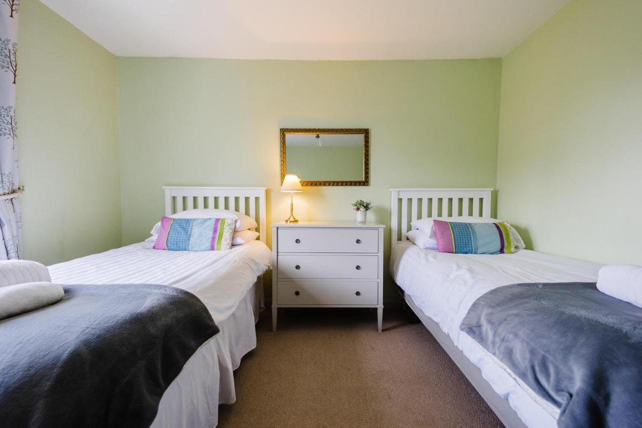 May Tree Cottage Manorbier 5 Mins From The Beach Sleeps 4 Екстериор снимка