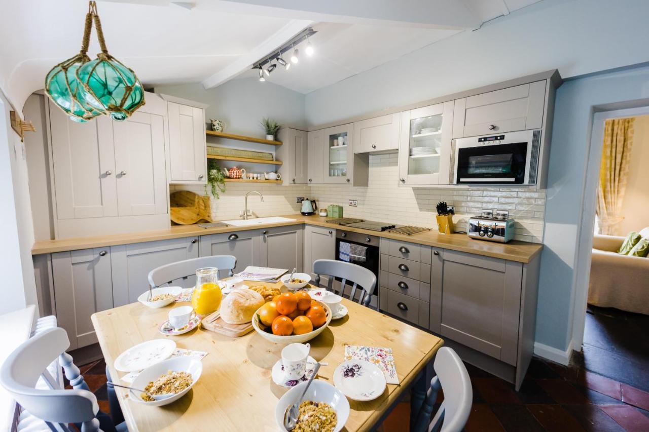 May Tree Cottage Manorbier 5 Mins From The Beach Sleeps 4 Екстериор снимка