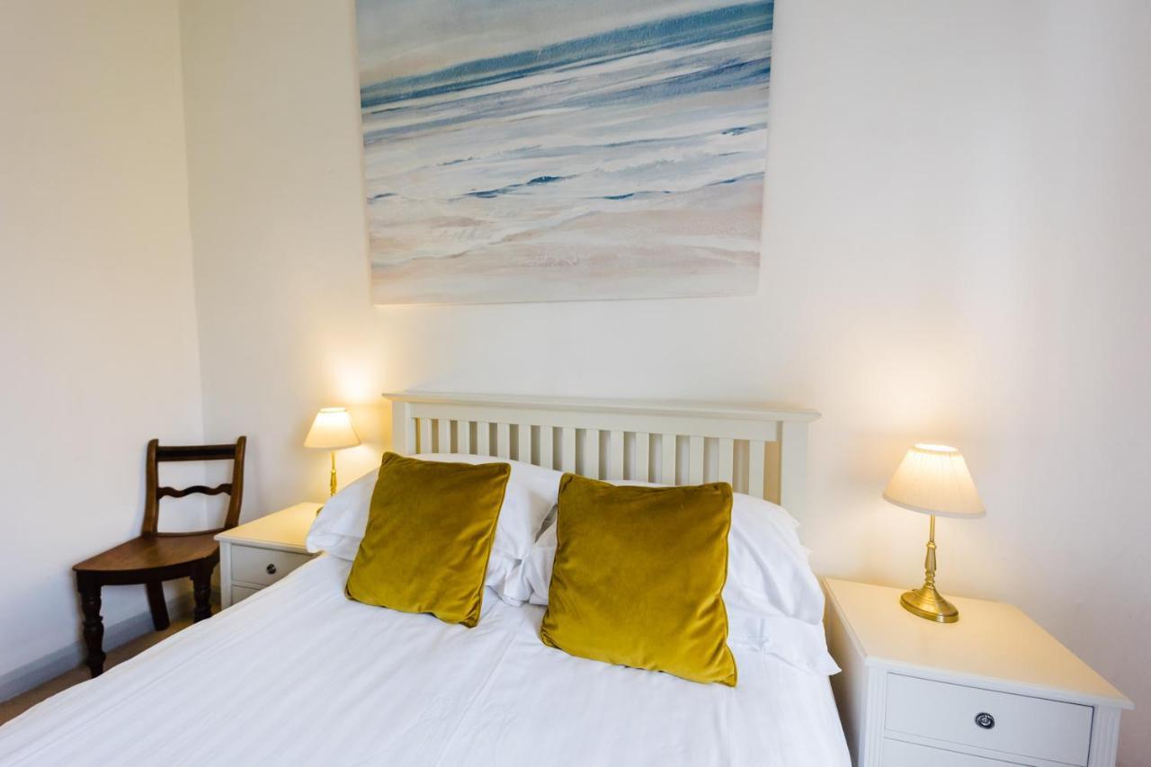 May Tree Cottage Manorbier 5 Mins From The Beach Sleeps 4 Екстериор снимка