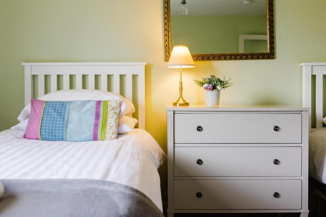 May Tree Cottage Manorbier 5 Mins From The Beach Sleeps 4 Екстериор снимка
