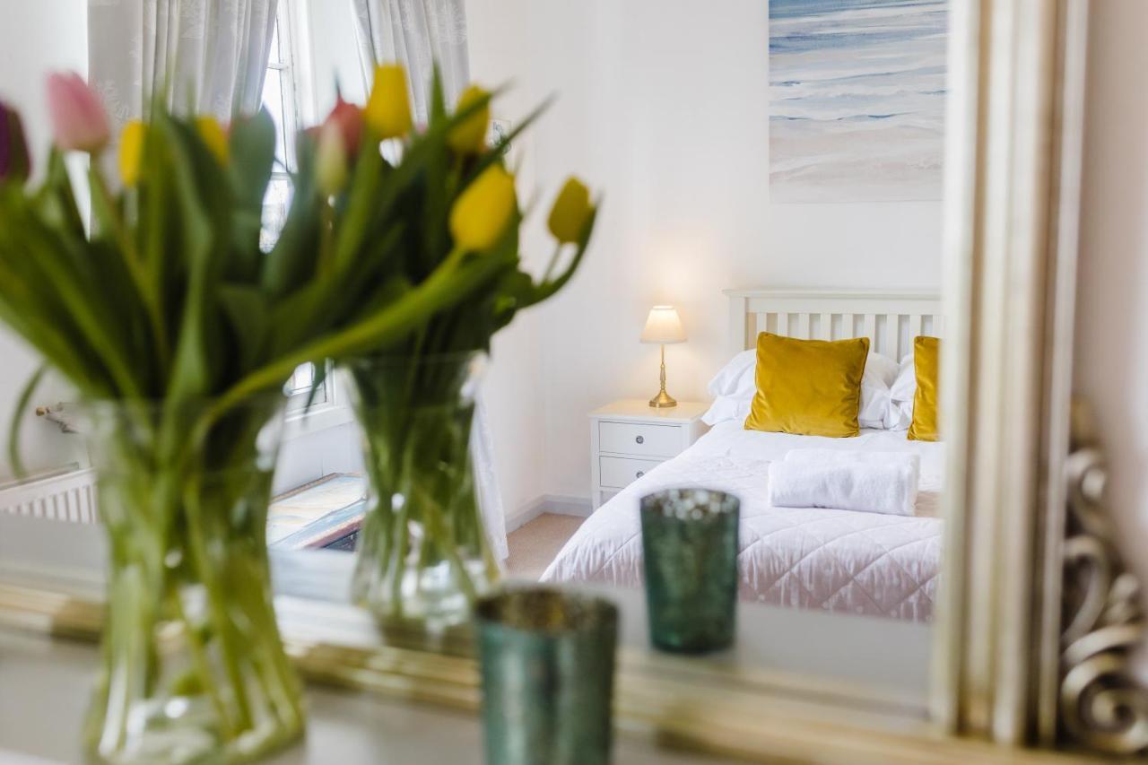 May Tree Cottage Manorbier 5 Mins From The Beach Sleeps 4 Екстериор снимка