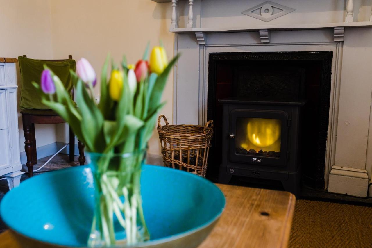 May Tree Cottage Manorbier 5 Mins From The Beach Sleeps 4 Екстериор снимка