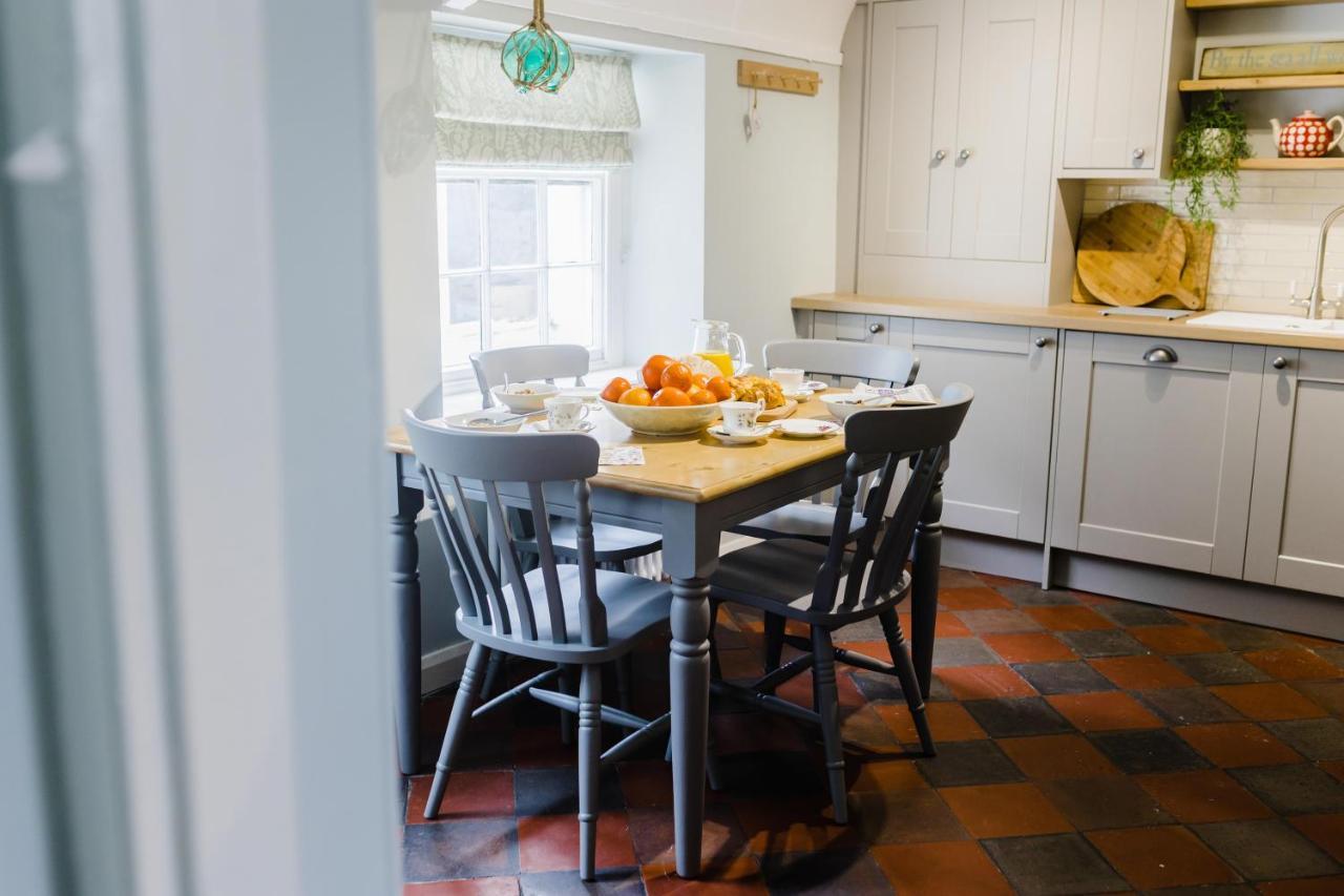 May Tree Cottage Manorbier 5 Mins From The Beach Sleeps 4 Екстериор снимка