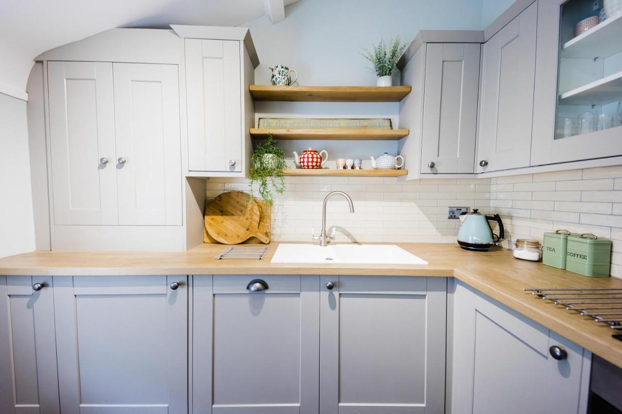May Tree Cottage Manorbier 5 Mins From The Beach Sleeps 4 Екстериор снимка