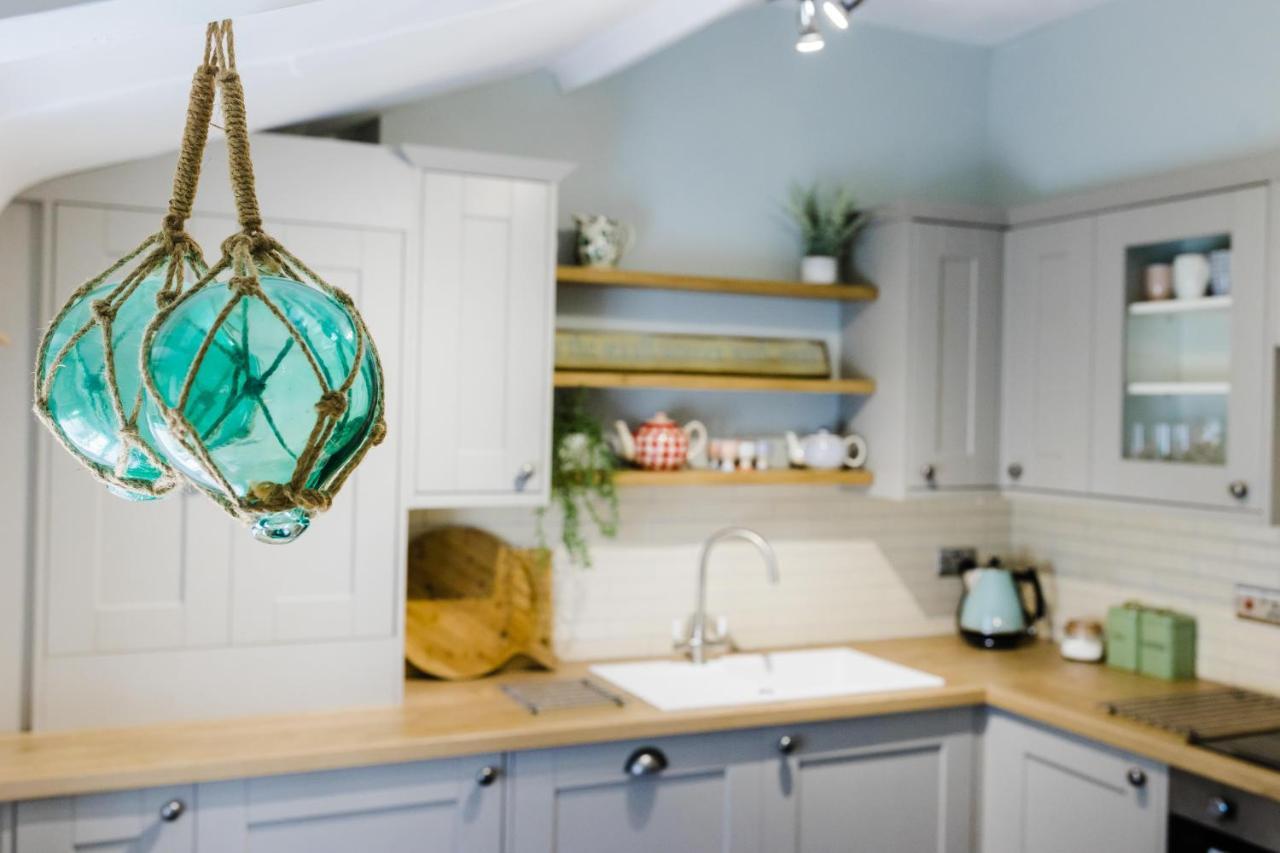 May Tree Cottage Manorbier 5 Mins From The Beach Sleeps 4 Екстериор снимка
