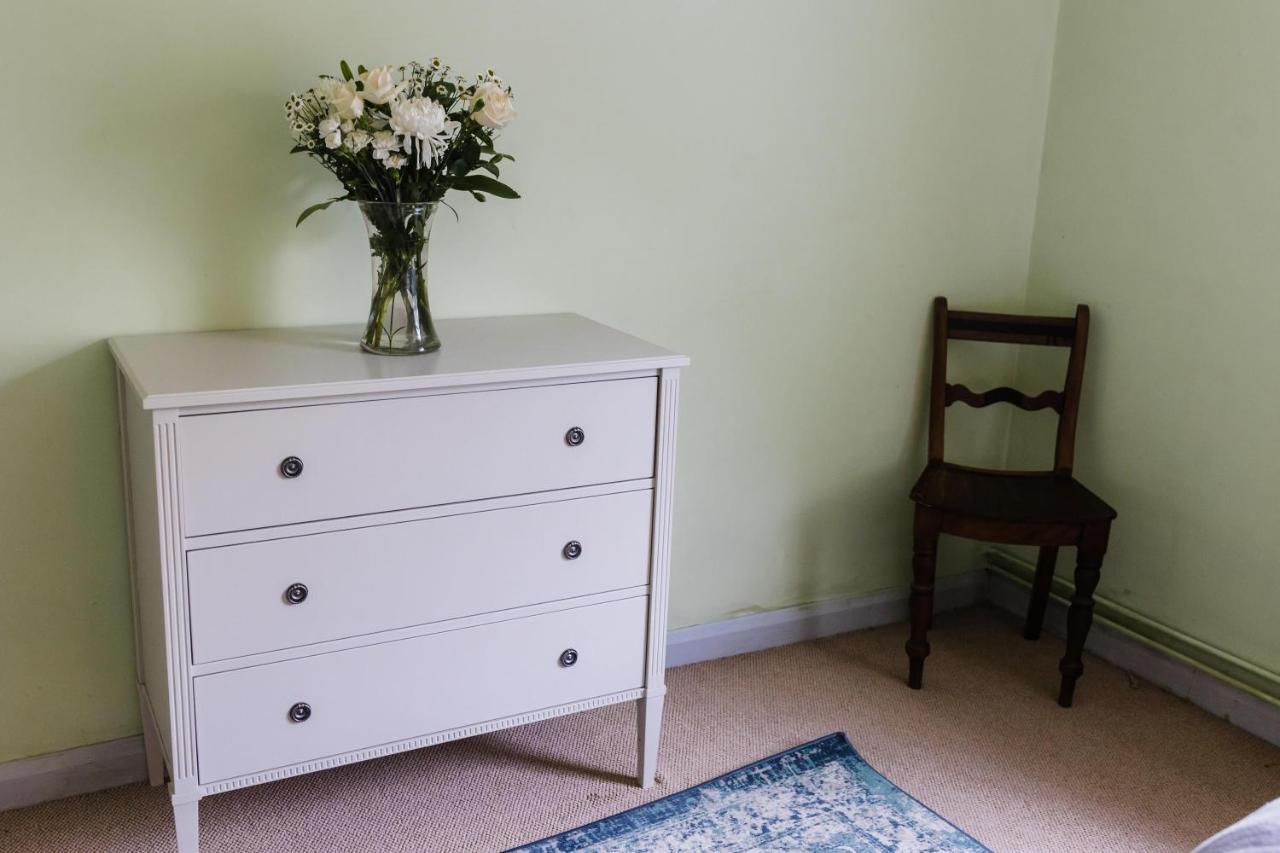 May Tree Cottage Manorbier 5 Mins From The Beach Sleeps 4 Екстериор снимка