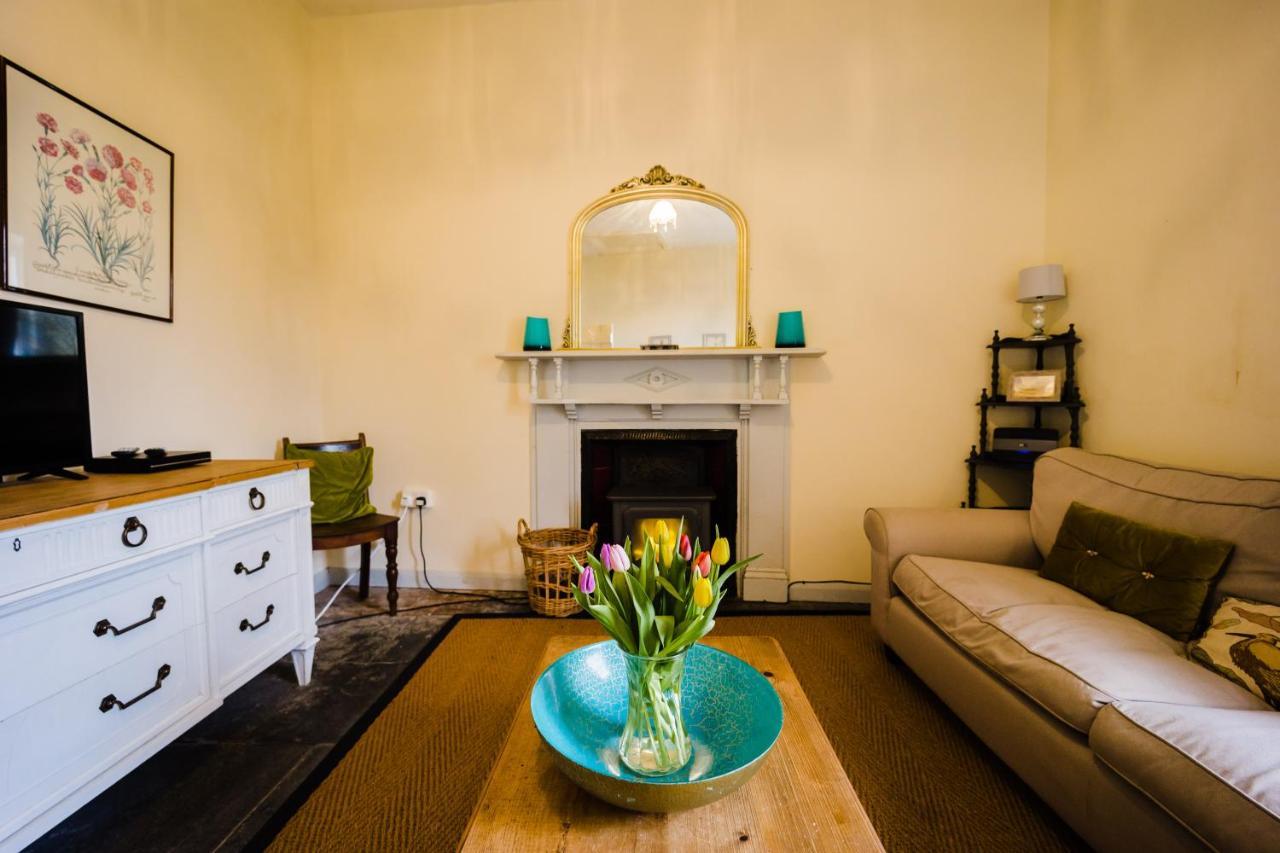 May Tree Cottage Manorbier 5 Mins From The Beach Sleeps 4 Екстериор снимка