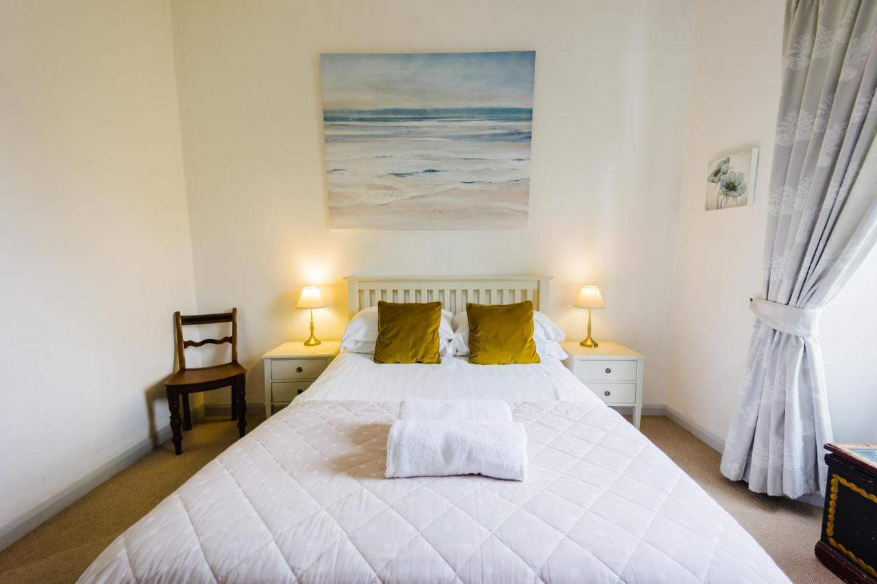 May Tree Cottage Manorbier 5 Mins From The Beach Sleeps 4 Екстериор снимка