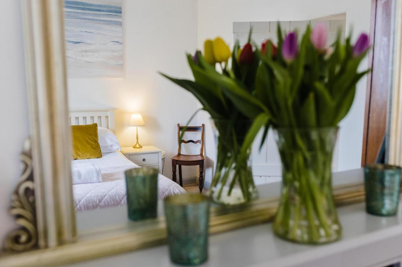 May Tree Cottage Manorbier 5 Mins From The Beach Sleeps 4 Екстериор снимка